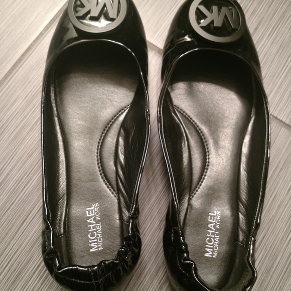 Michael Kors flats - Picture 2 of 3